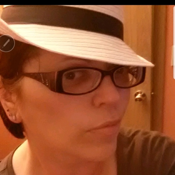 Meet your Posher, Michelle - Picture 1 of 1